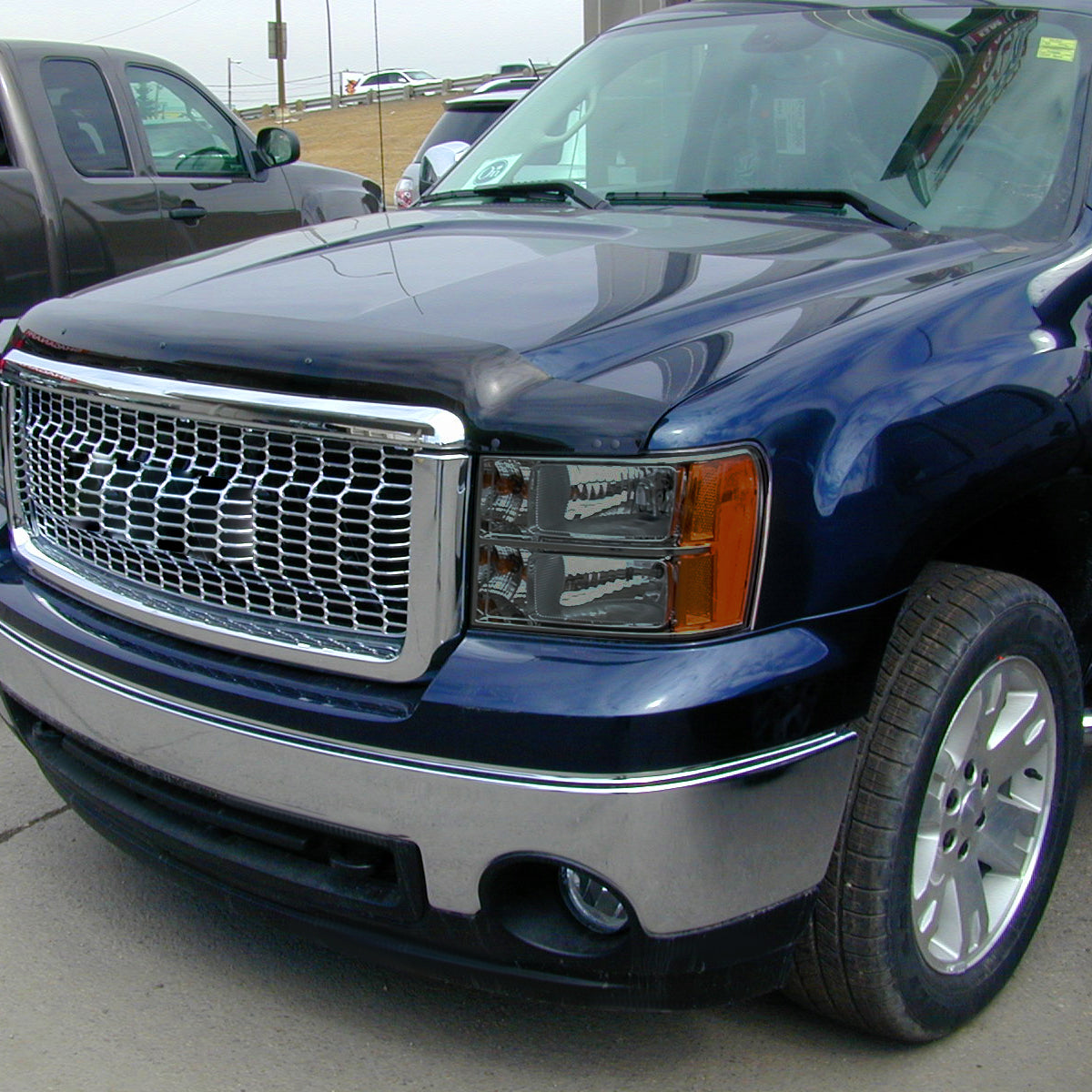 Spec-D 07-13 GMC Sierra 1500 2500HD 3500HD Smoked Headlights