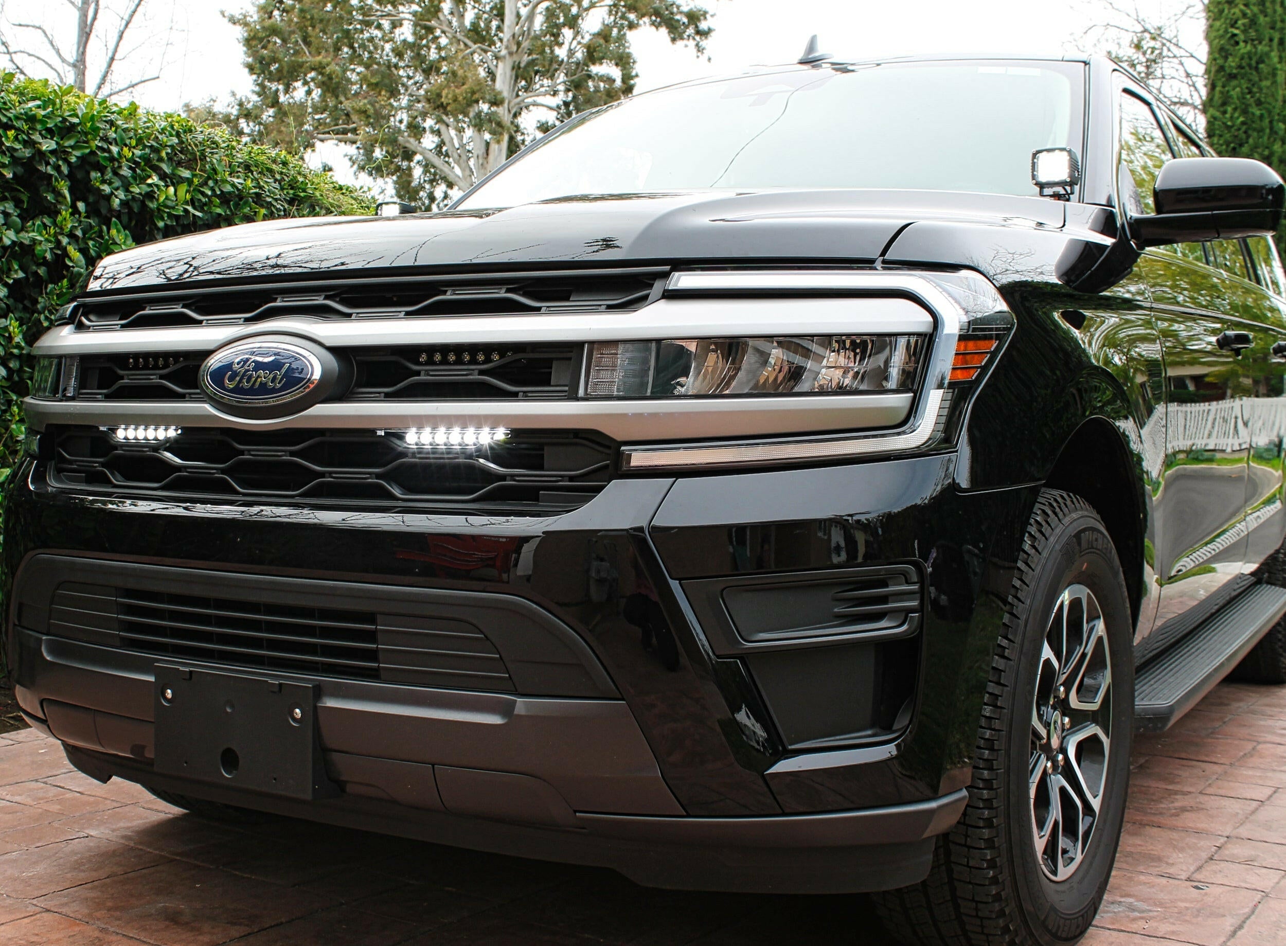 2022-2024 Ford Expedition (2) 11in Light Bars