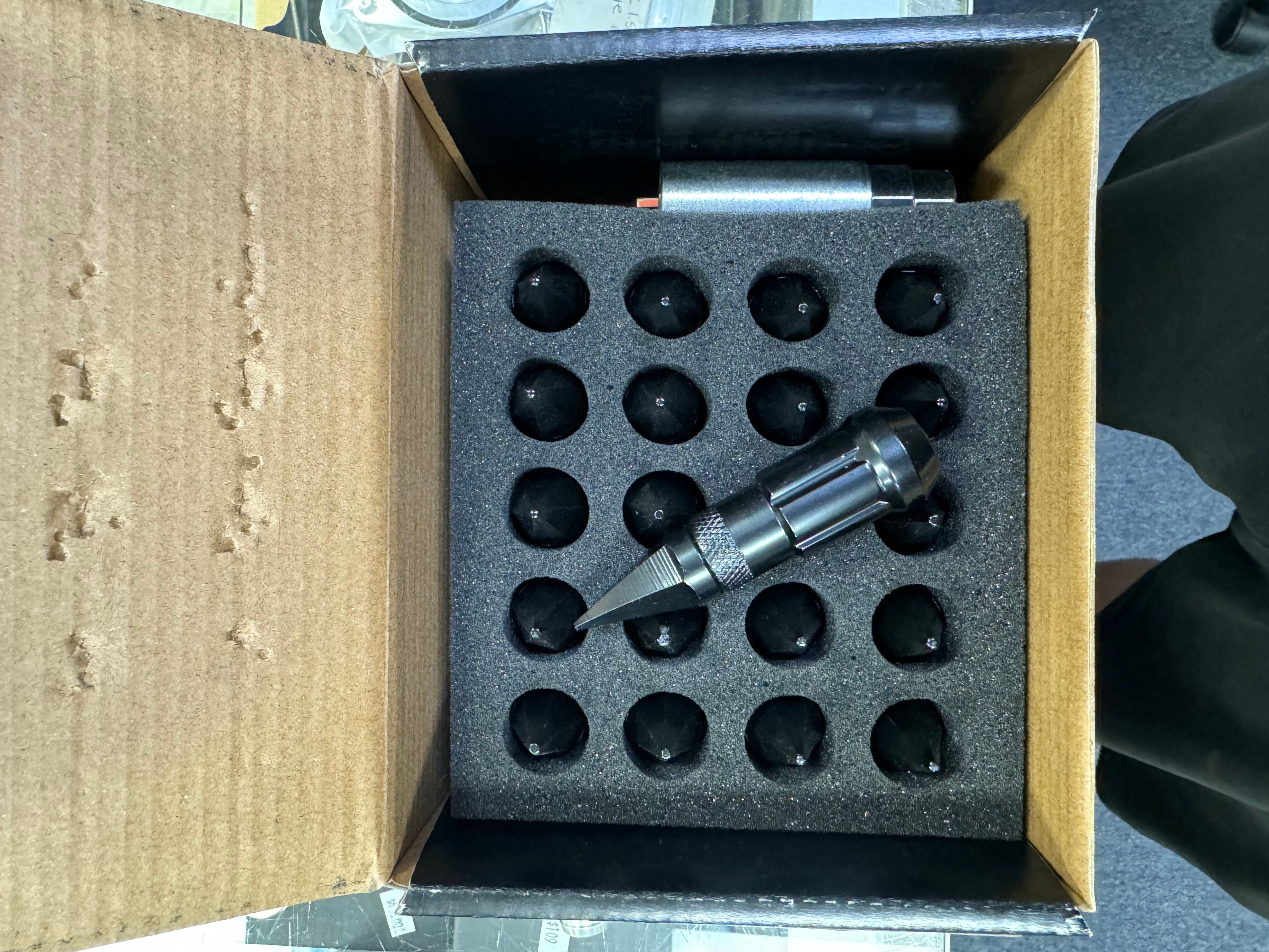 NNR steel lock spike Black 12x1.5 V3