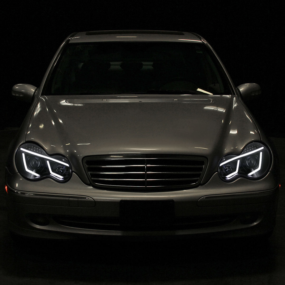 Spec-D 01-07 Benz W203 C-Class 4DR Projector Headlights LED Bar