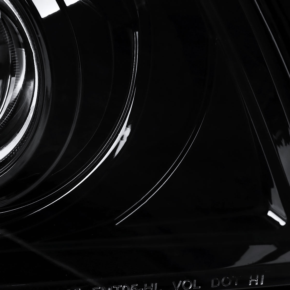 Spec-D 05-09 Ford Mustang LED Bar Projector Headlights Jet Black
