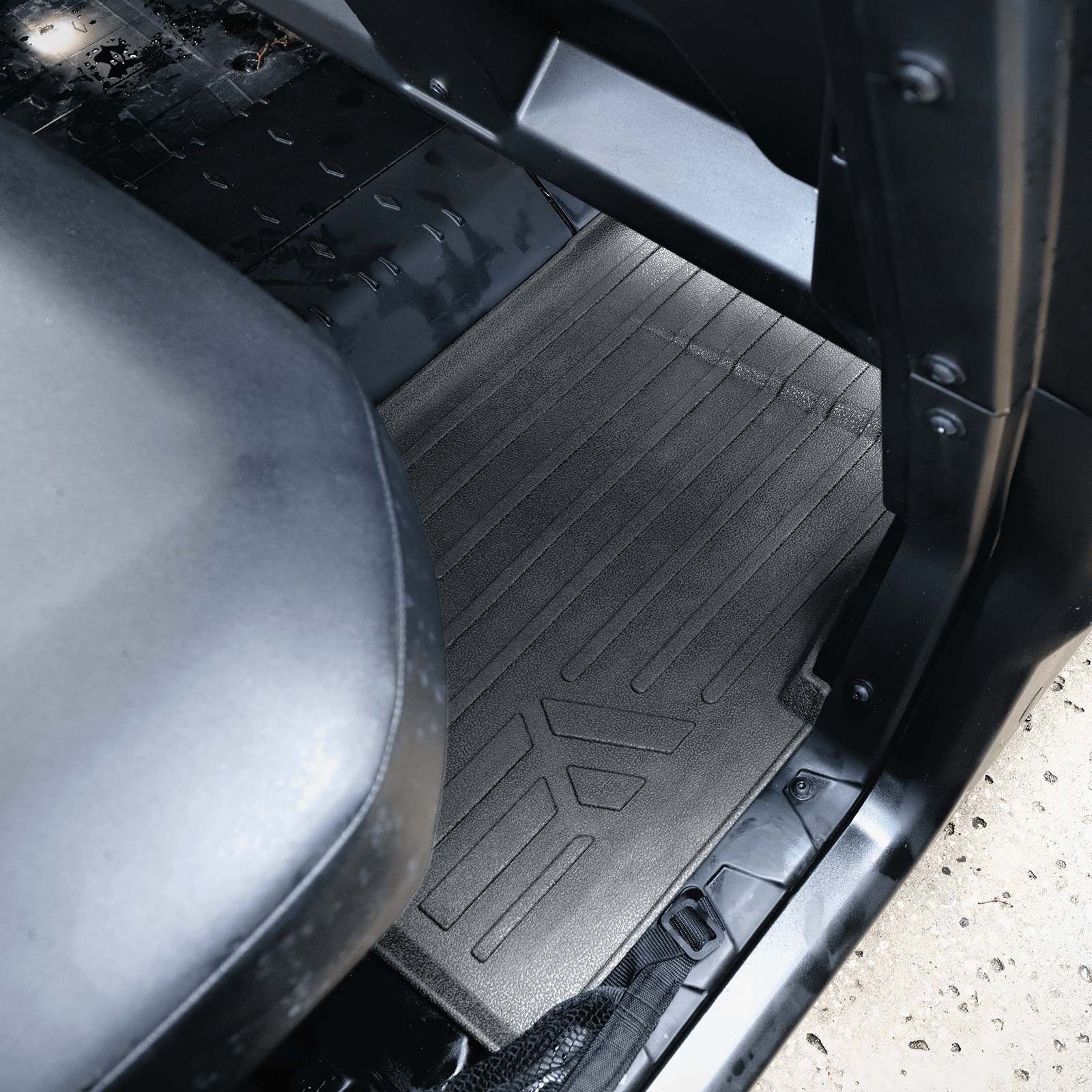 SMARTLINER OUTDOORS™ Rugged Rubber Floor Liners For 2016-2026 Can-Am Defender (6 Seater)