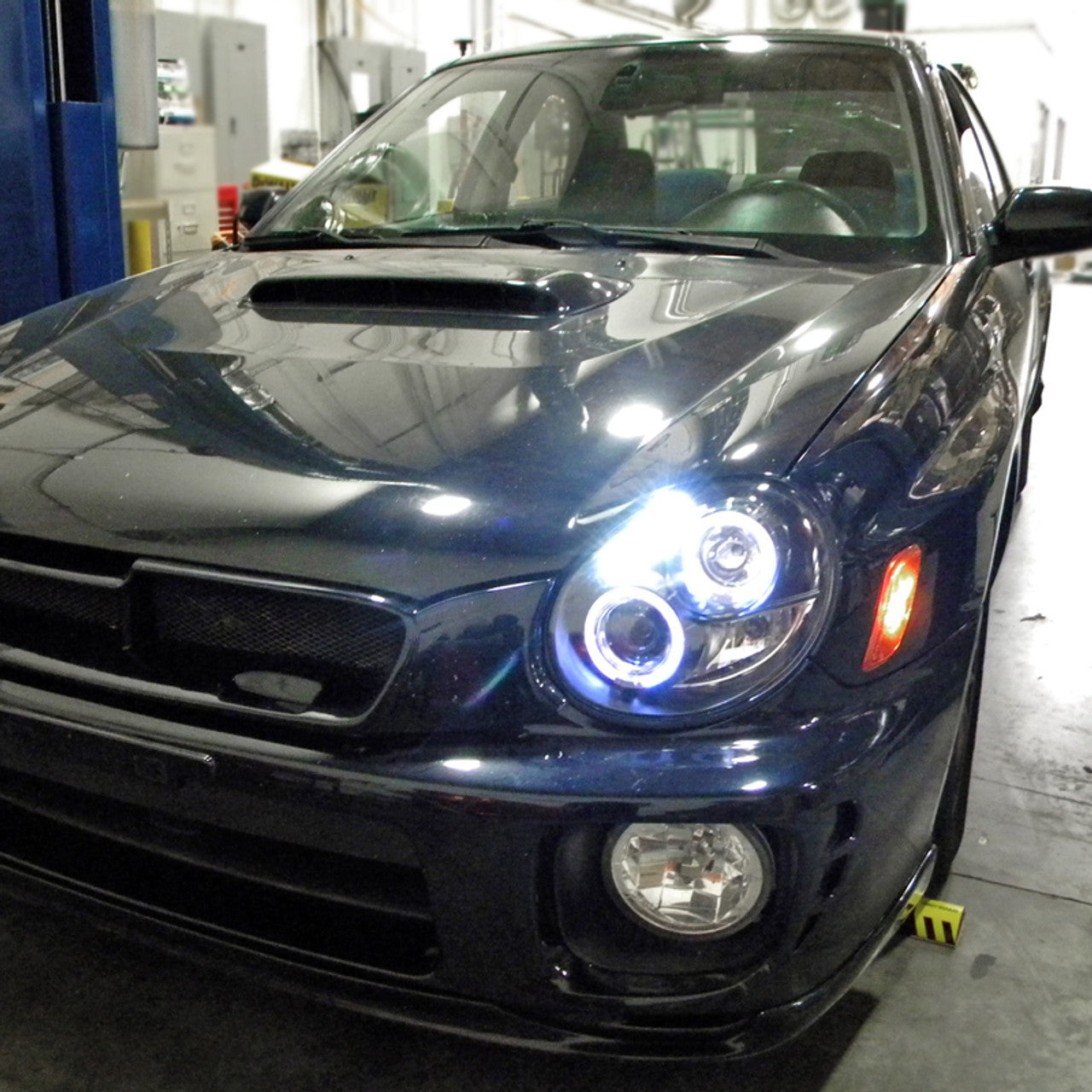 Spec-D 02-03 Subaru Impreza Halo Projector Headlights Black