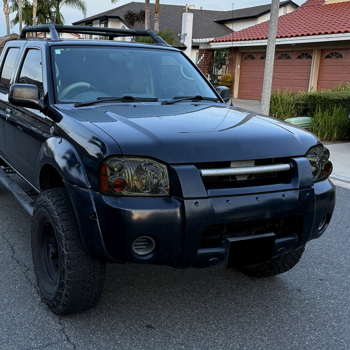 Spec-D 01-04 Nissan Frontier XE OE Style Chrome/ Smoked Headlights