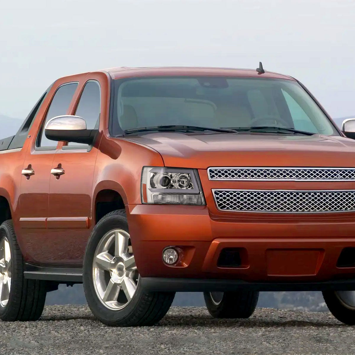 Spec-D 07-13 Avalanche 07-14 Tahoe/Suburban C-Bar Headlights Chrome