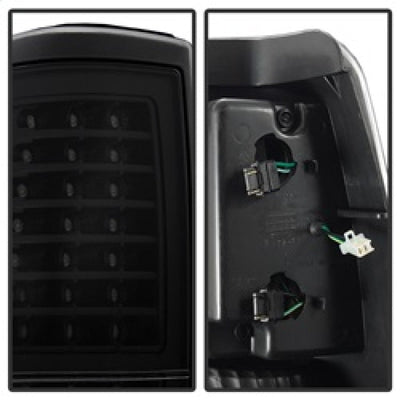 SPYDER xTune 03-06 Chevrolet Silverado 1500 LED Tail Lights - Black (ALT-JH-CSIL03-LED-BK) 9037634