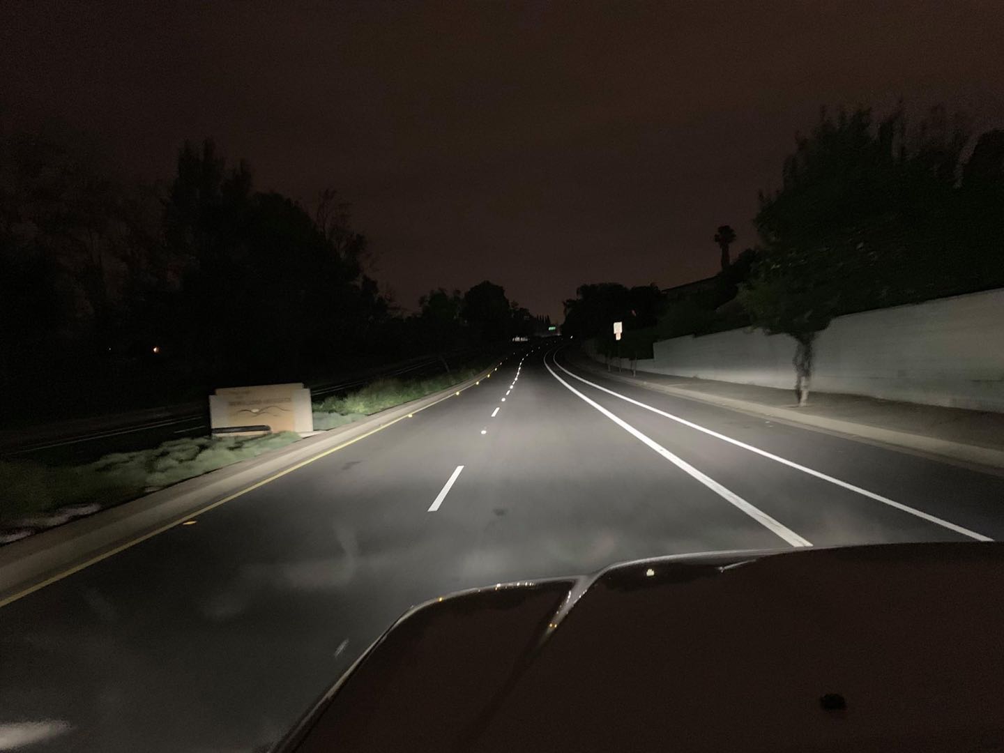 AlphaRex 05-11 Toyota Tacoma LUXX-Series LED Crystal Headlights Chrome