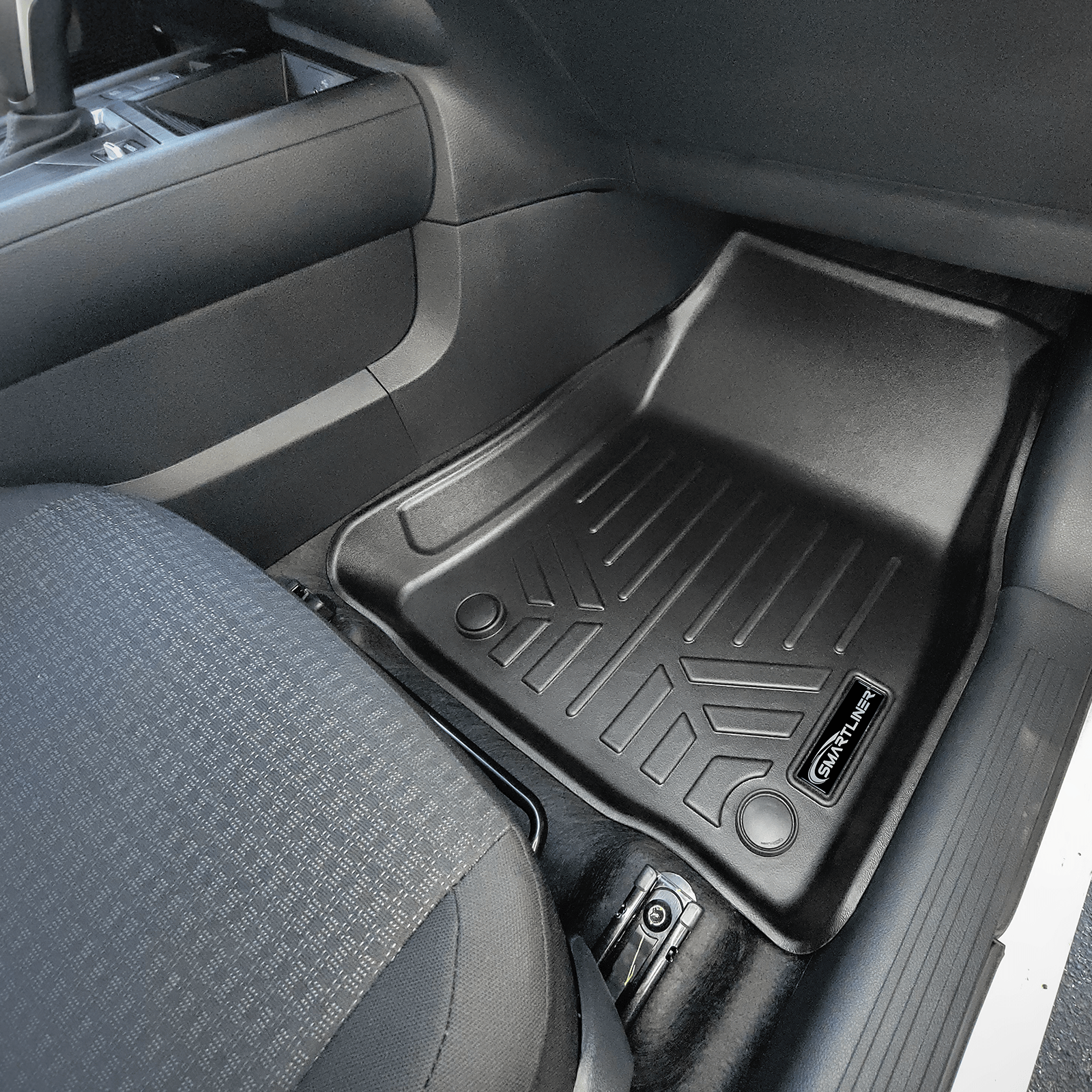 SMARTLINER Custom Fit Floor Liners For 2025 Nissan Kicks (AWD)