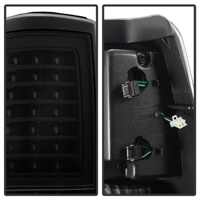 SPYDER xTune 03-06 Chevrolet Silverado 1500 LED Tail Lights - Black (ALT-JH-CSIL03-LED-BK) 9037634