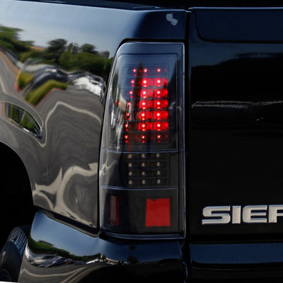 SPYDER xTune 03-06 Chevrolet Silverado 1500 LED Tail Lights - Black (ALT-JH-CSIL03-LED-BK) 9037634