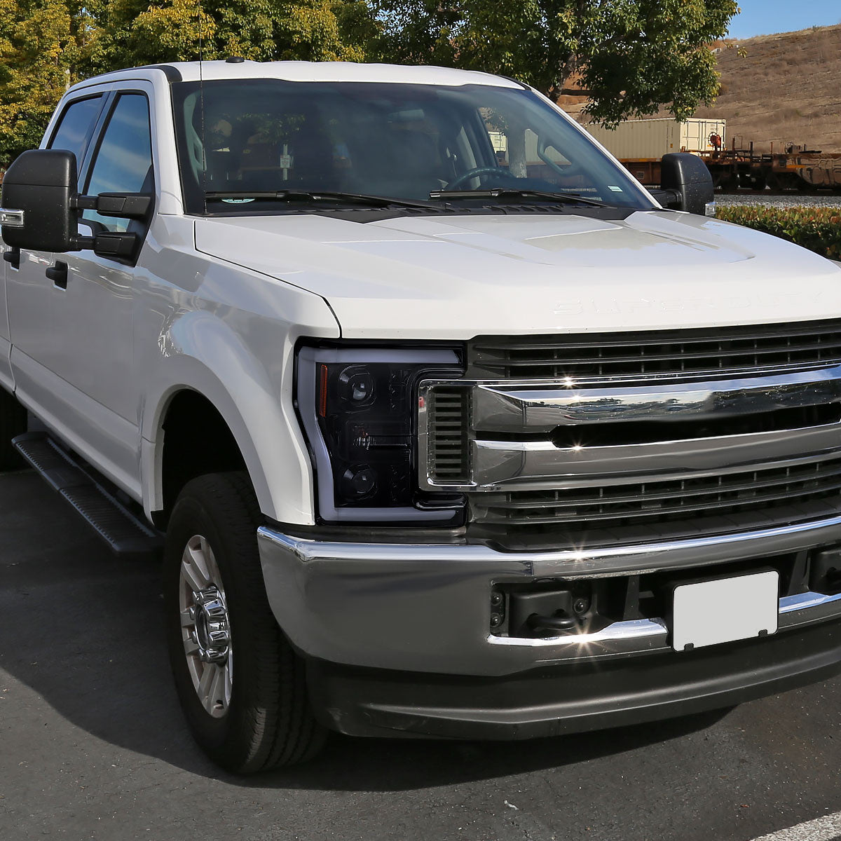 Spec-D 17-19 Ford F250 Projector Headlights SEQ LED Bar Black