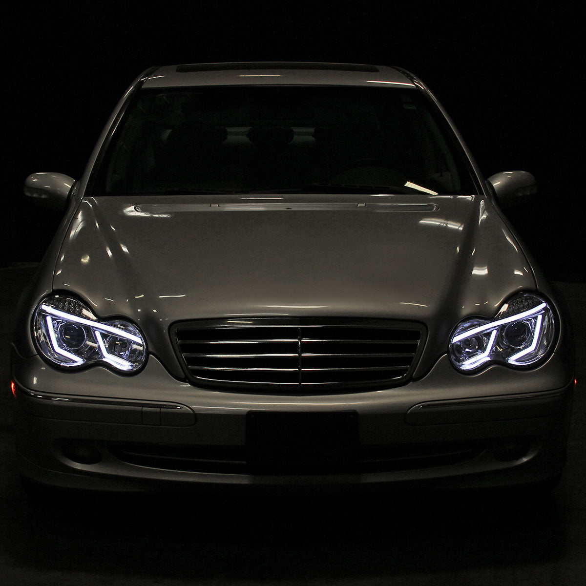 Spec-D 01-07 Mercedes C-Class W203 Projector Headlights LED Bar.