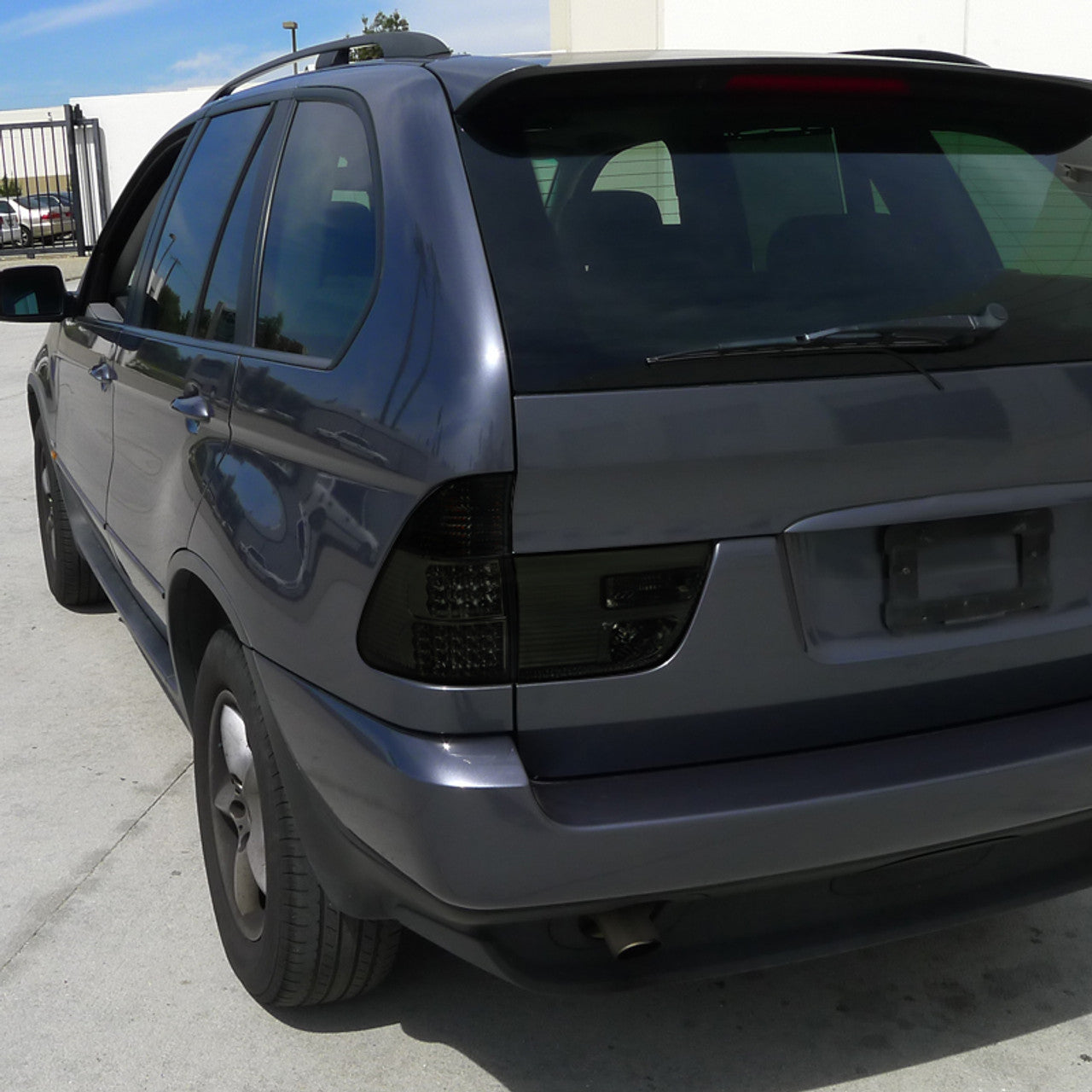 Spec-D 00-06 BMW X5 LED Tail Lights Smoked
