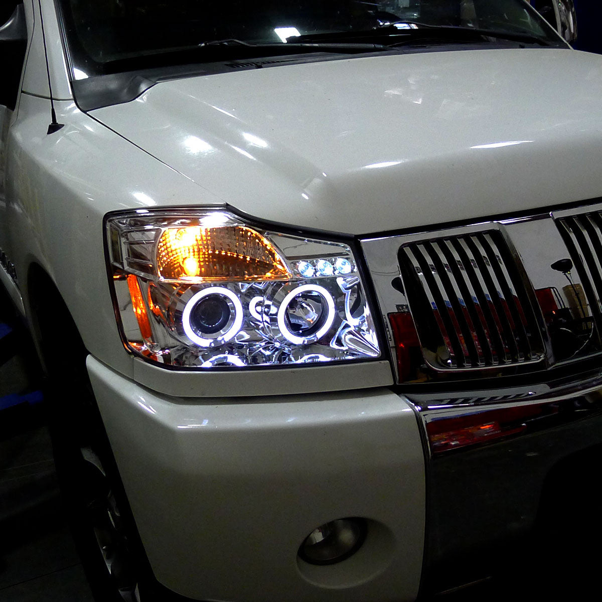 Spec-D 04-15 Nissan Titan Halo Projector Headlights Chrome