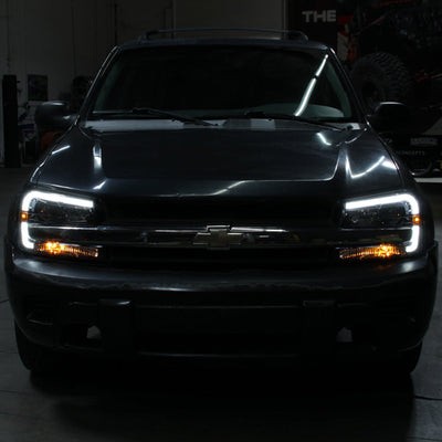 SPYDER xTune 02-09 Chevrolet Trailblazer Projector Headlights Light Bar DRL - Black (PRO-JH-CTB02-LBDRL-BK) 9050749