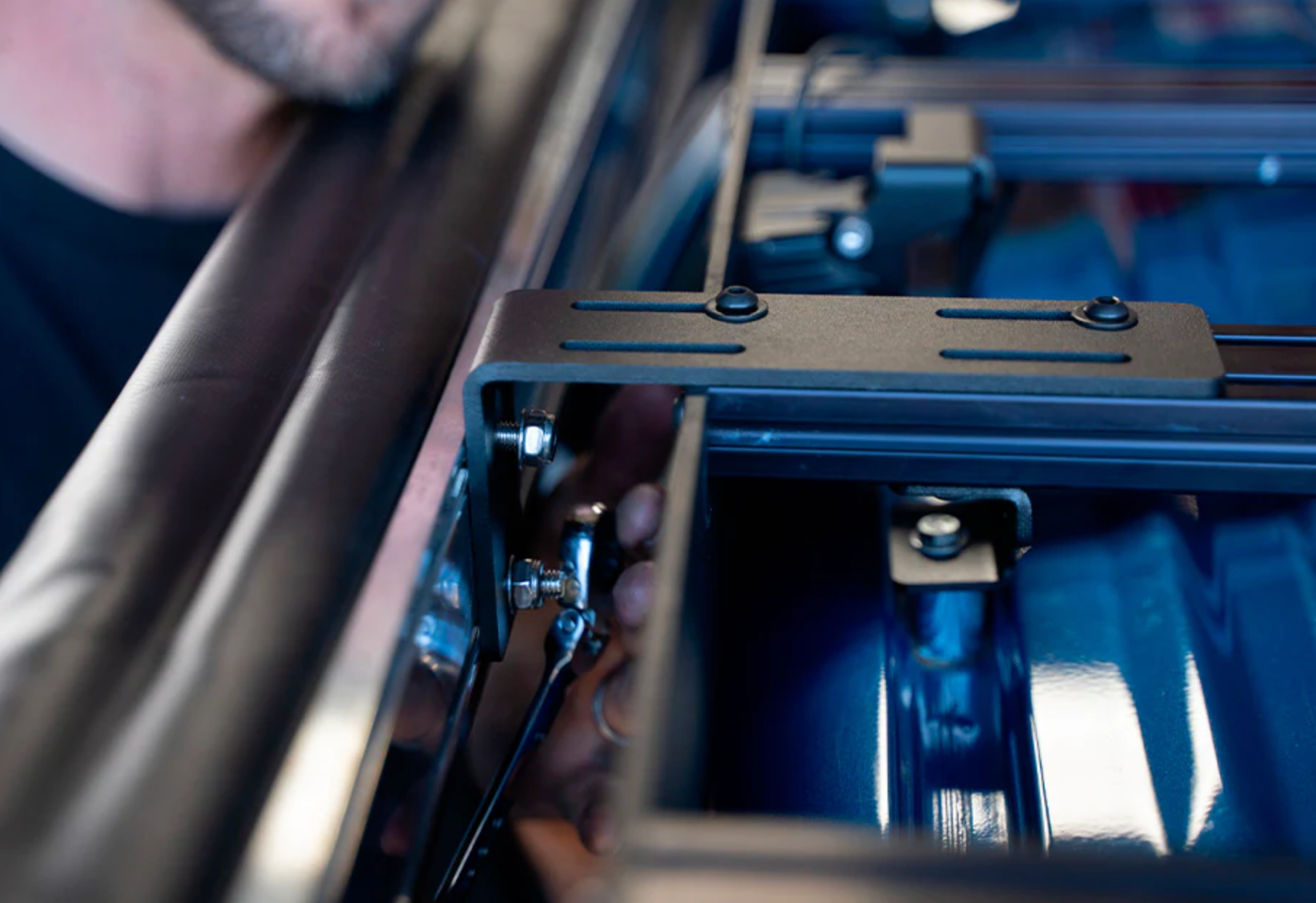 ROOF RACK AWNING MOUNTS