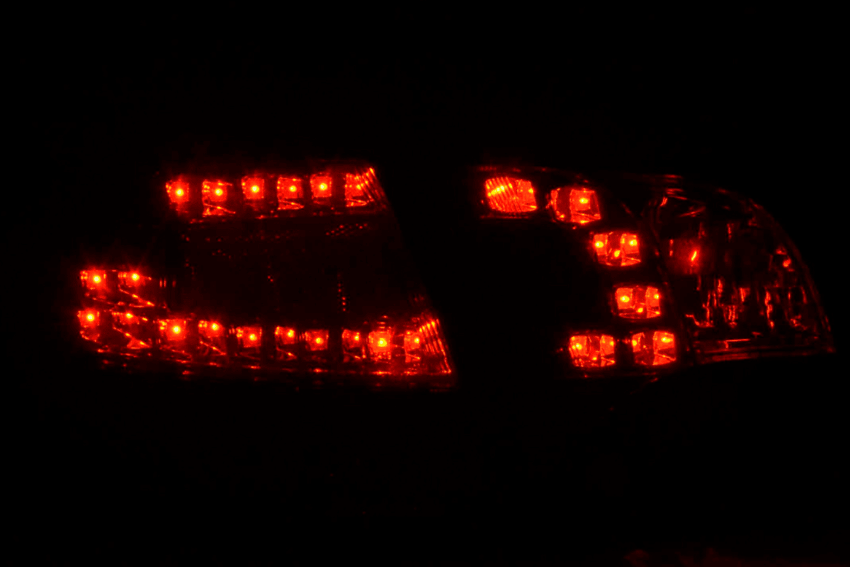 Audi A4 (B7/8E) Avant Chrome Smoke LED Taillights Set (2004-2008)