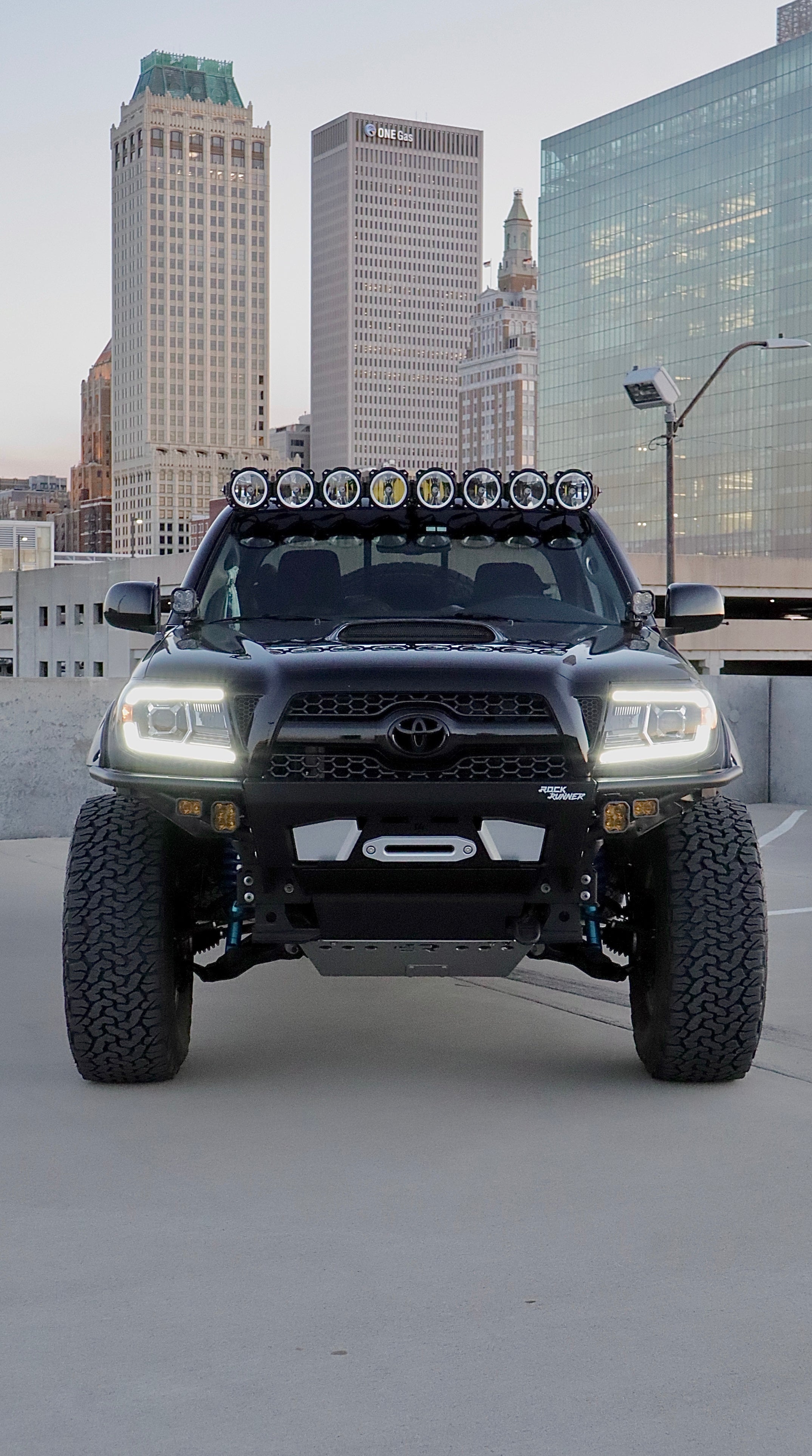 AlphaRex 05-11 Toyota Tacoma LUXX-Series LED Projector Headlights Black
